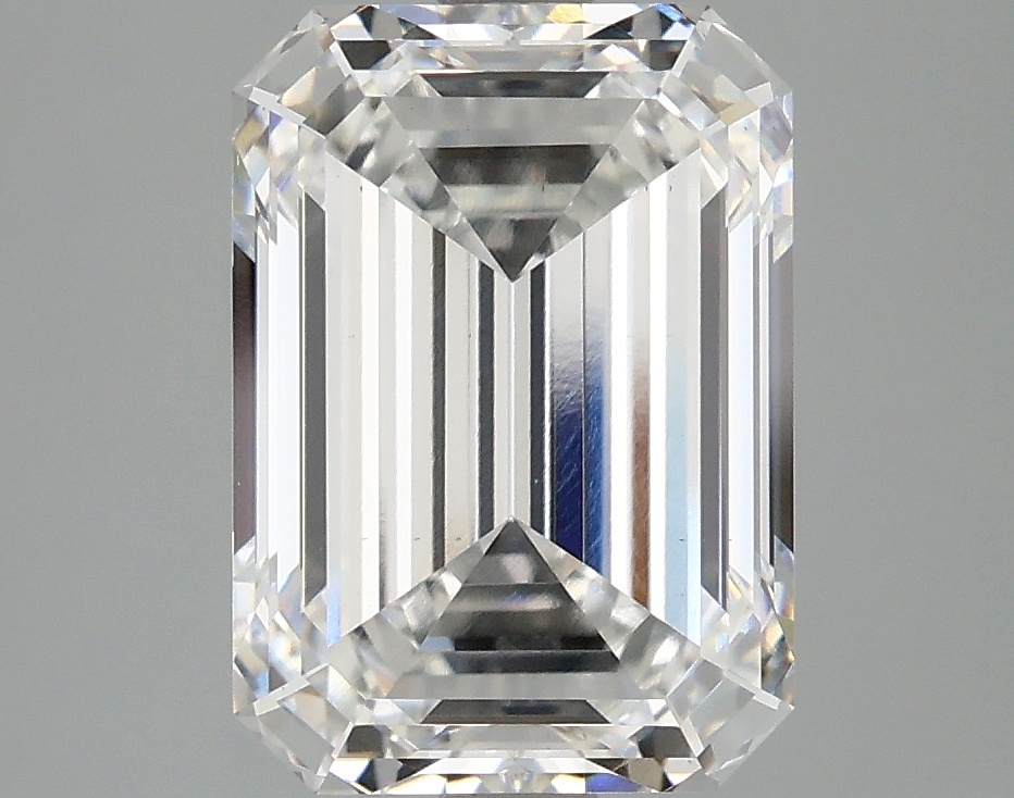 4.05 CT Emerald Diamond