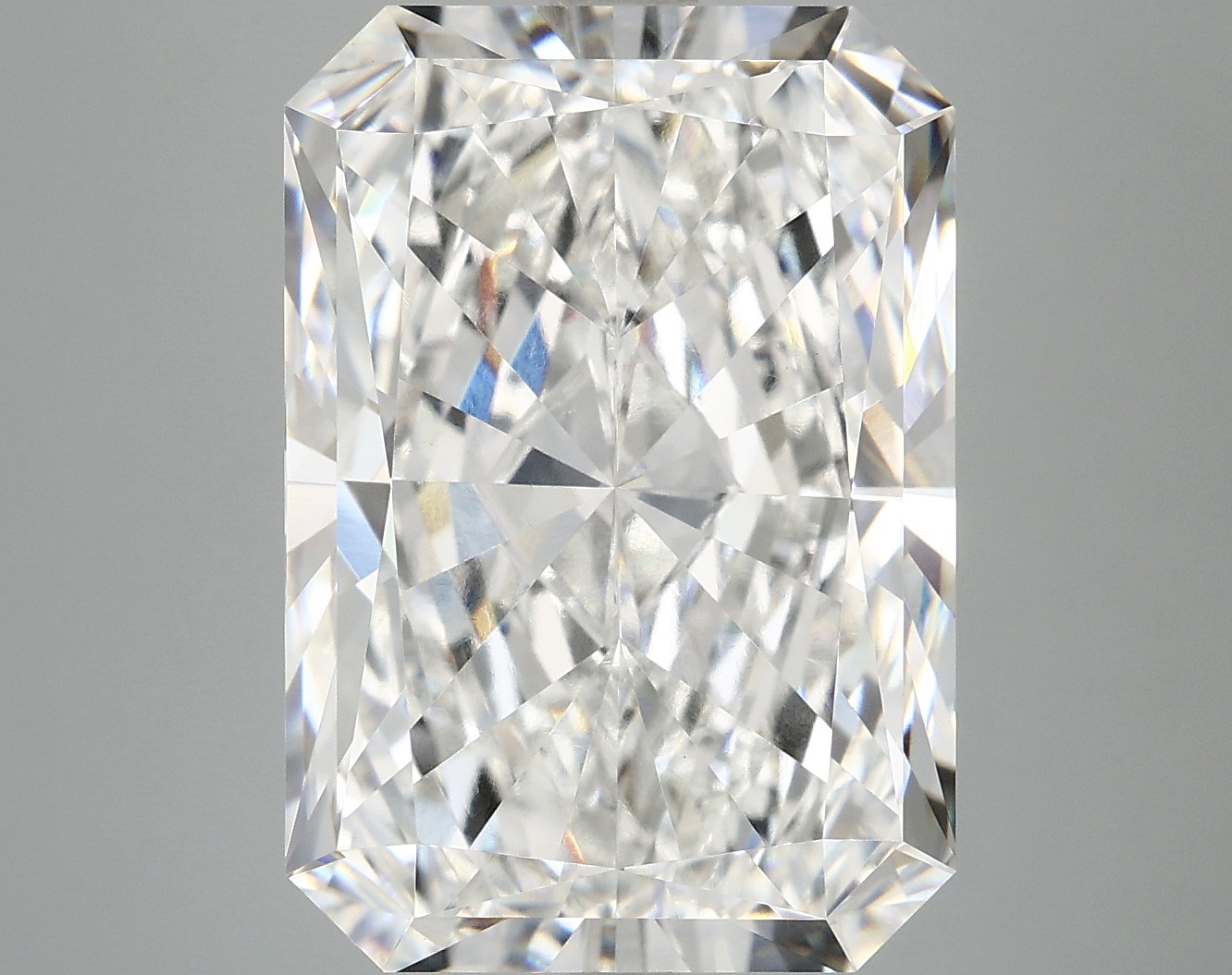 10.13 CT Radiant Diamond