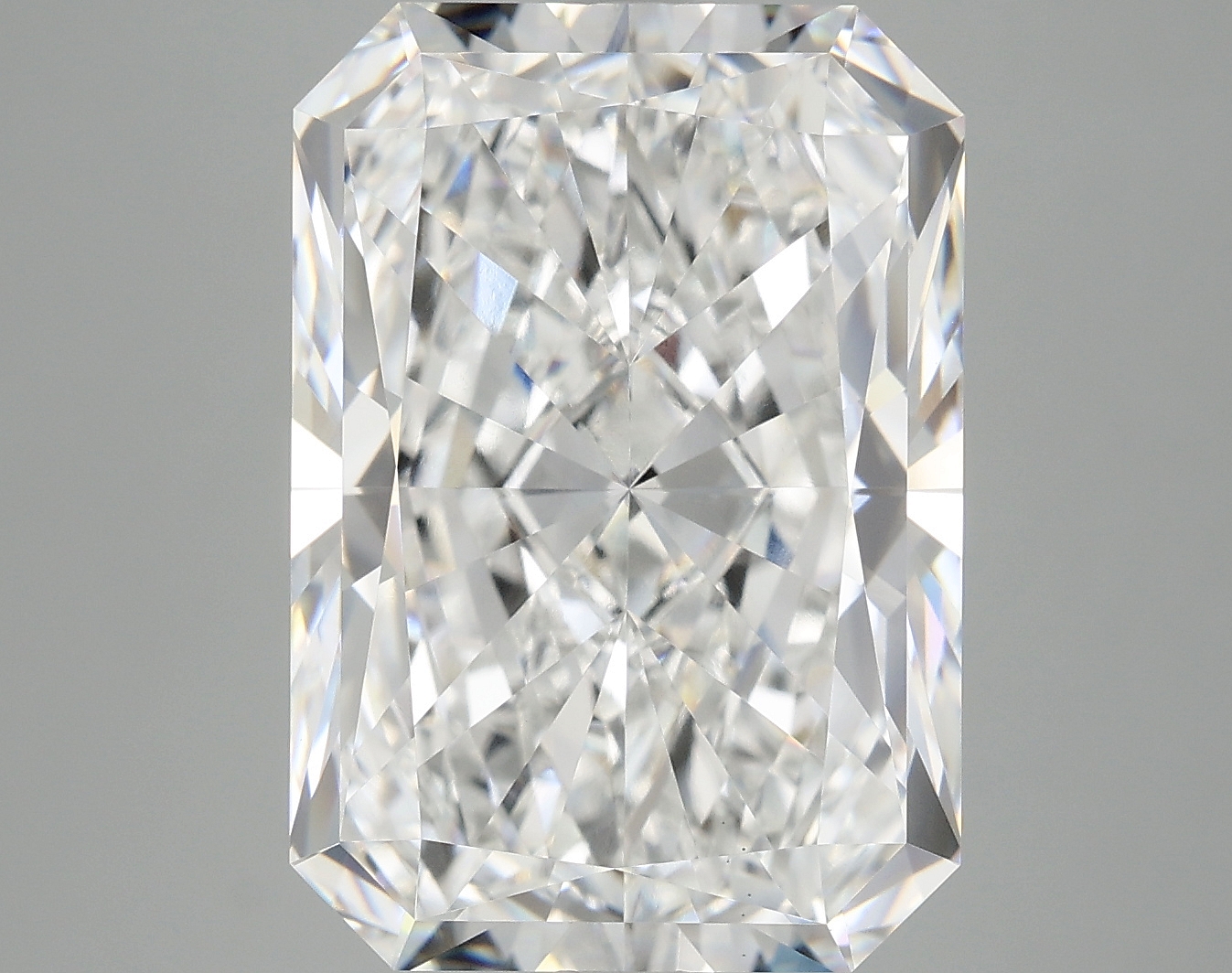10.39 CT Radiant Diamond