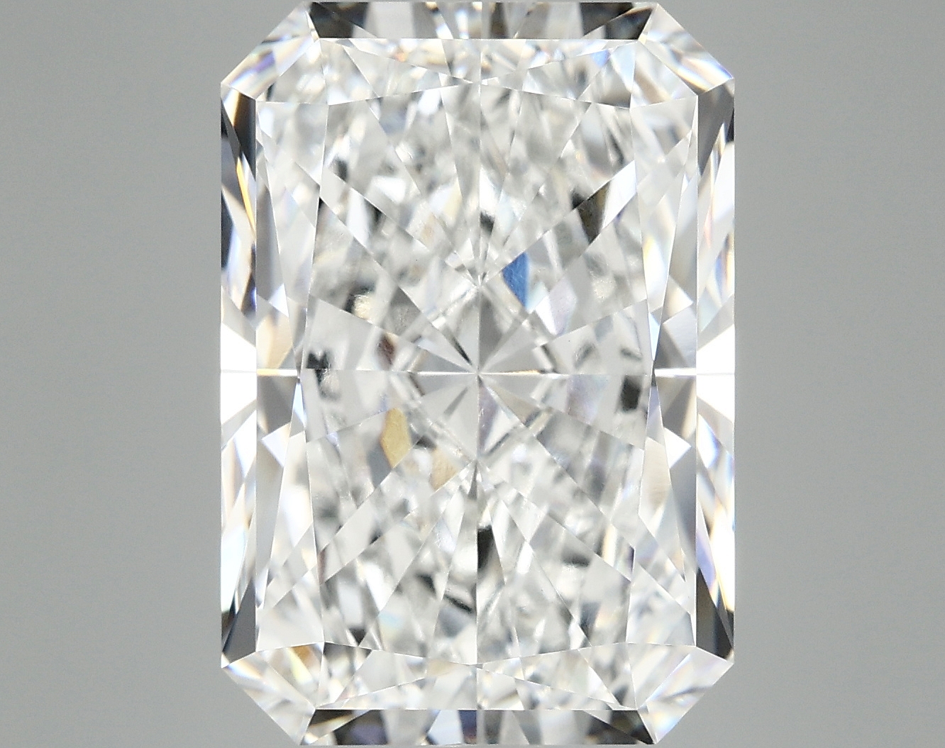 10.13 CT Radiant Diamond