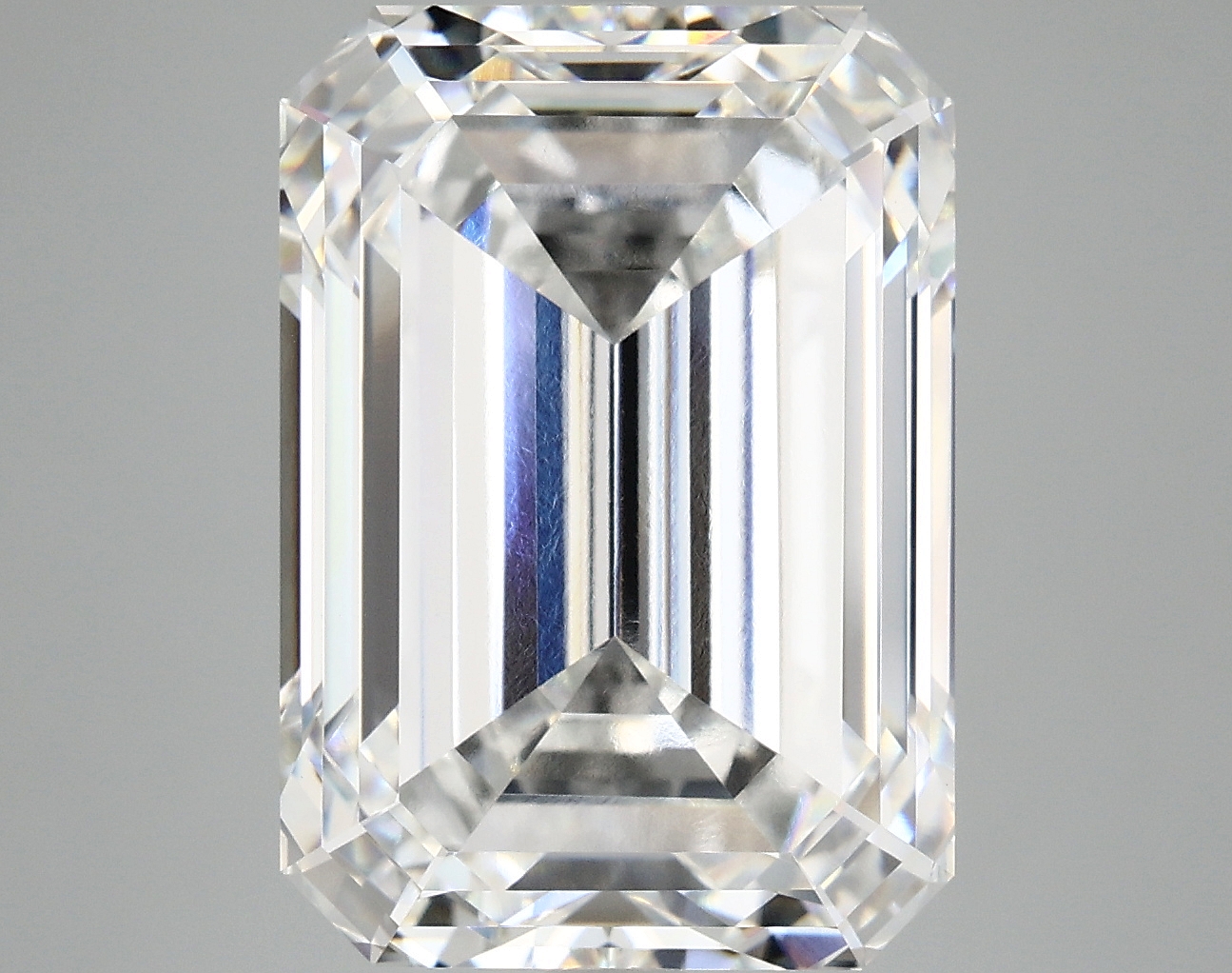 10.76 CT Emerald Diamond
