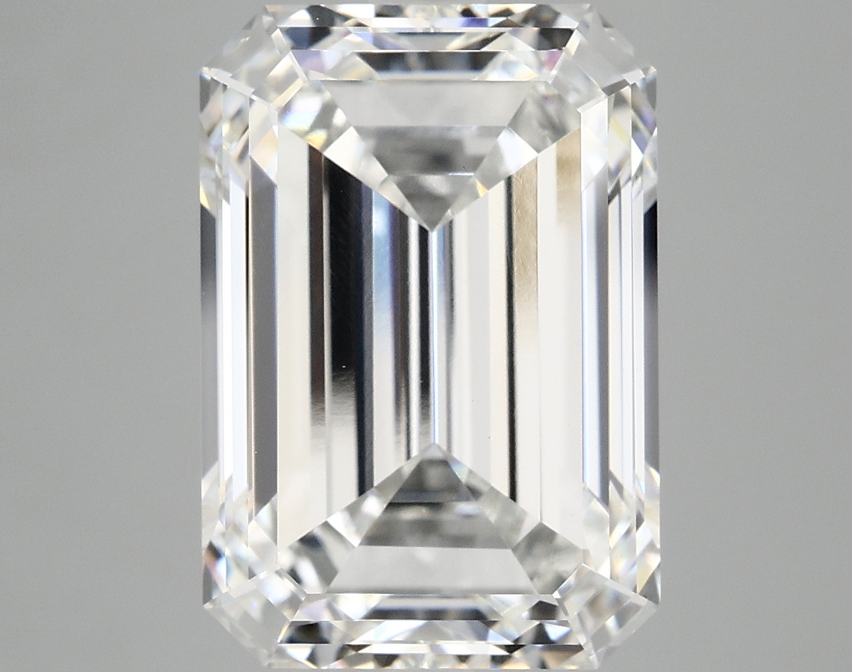 9.04 CT Emerald Diamond