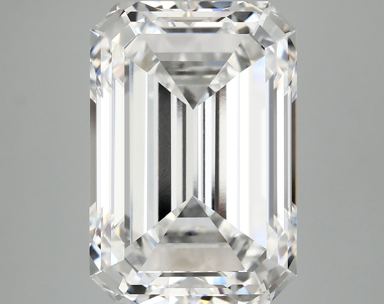 10.68 CT Emerald Diamond