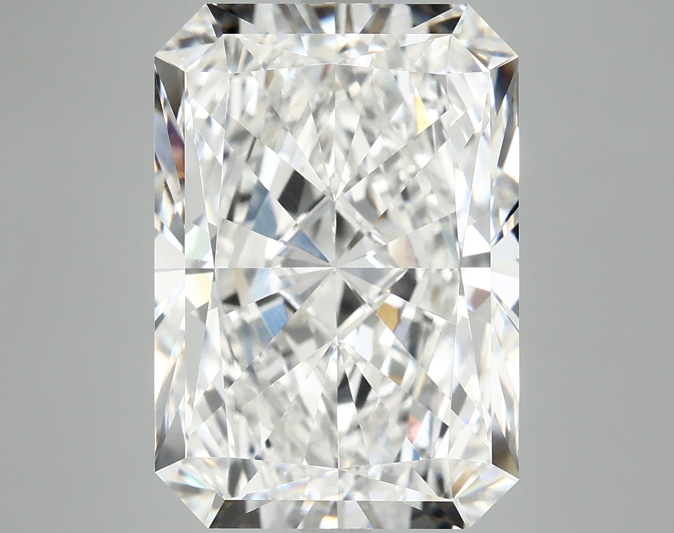 10.09 CT Radiant Diamond