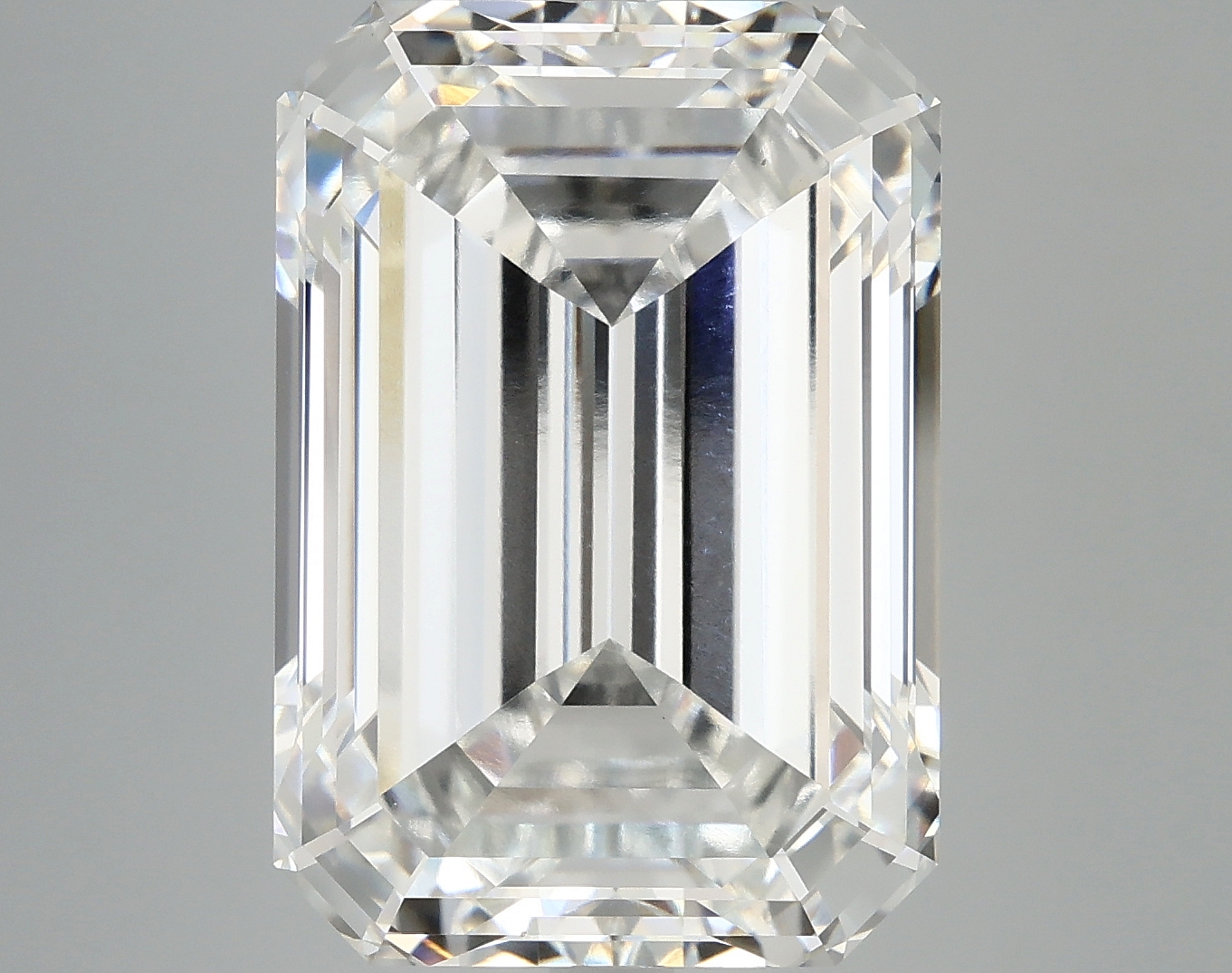 12.32 CT Emerald Diamond