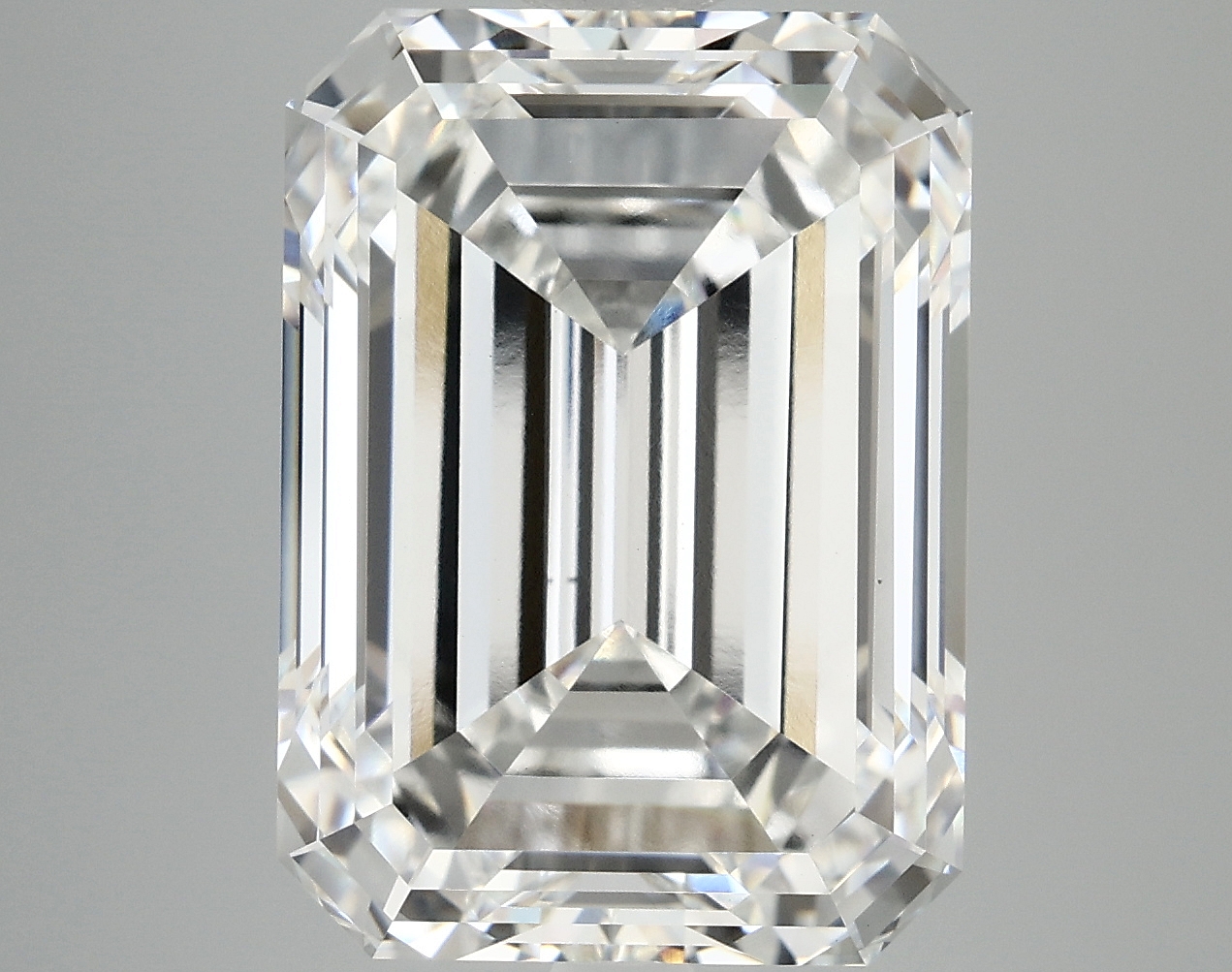 10.76 CT Emerald Diamond