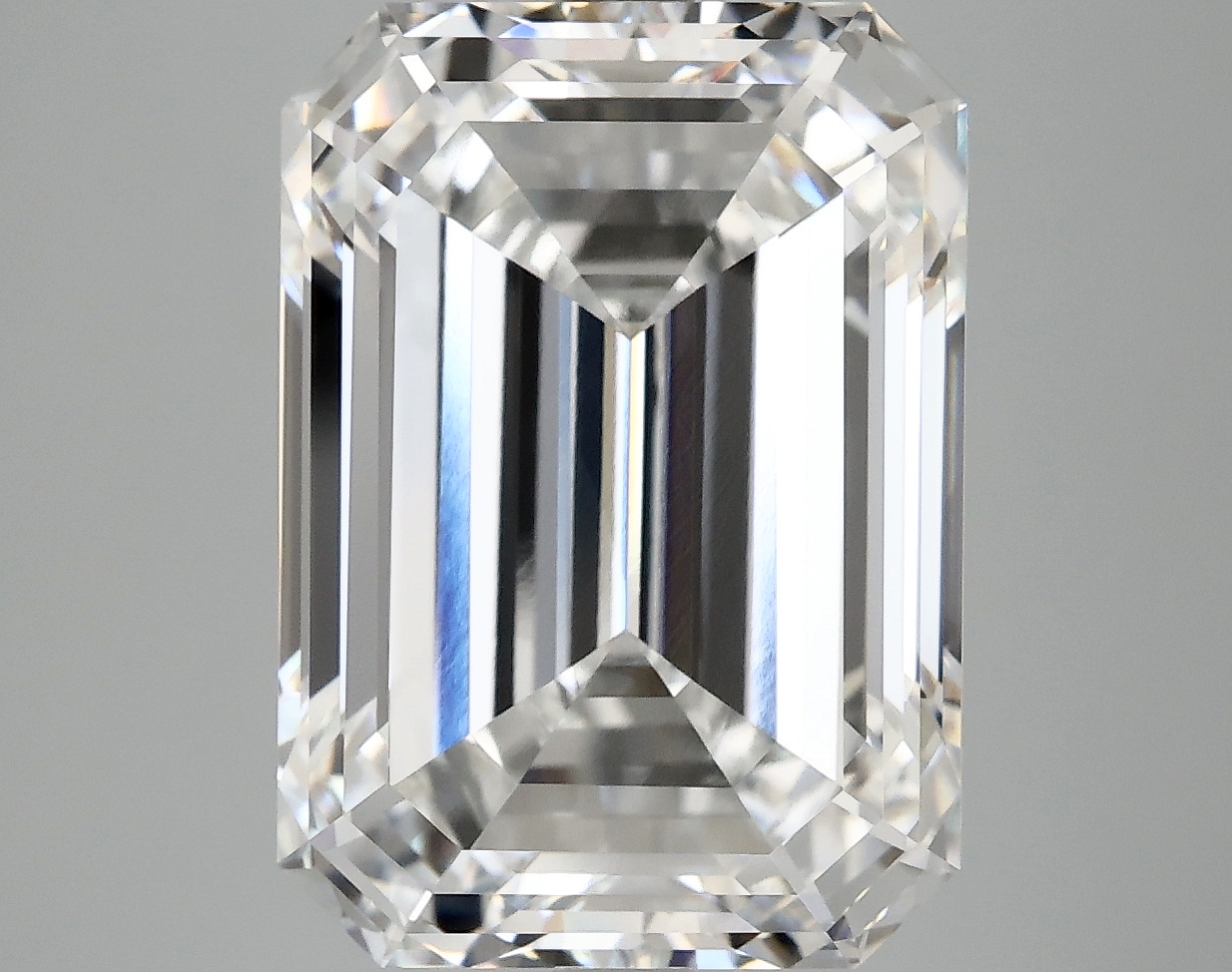 10.06 CT Emerald Diamond