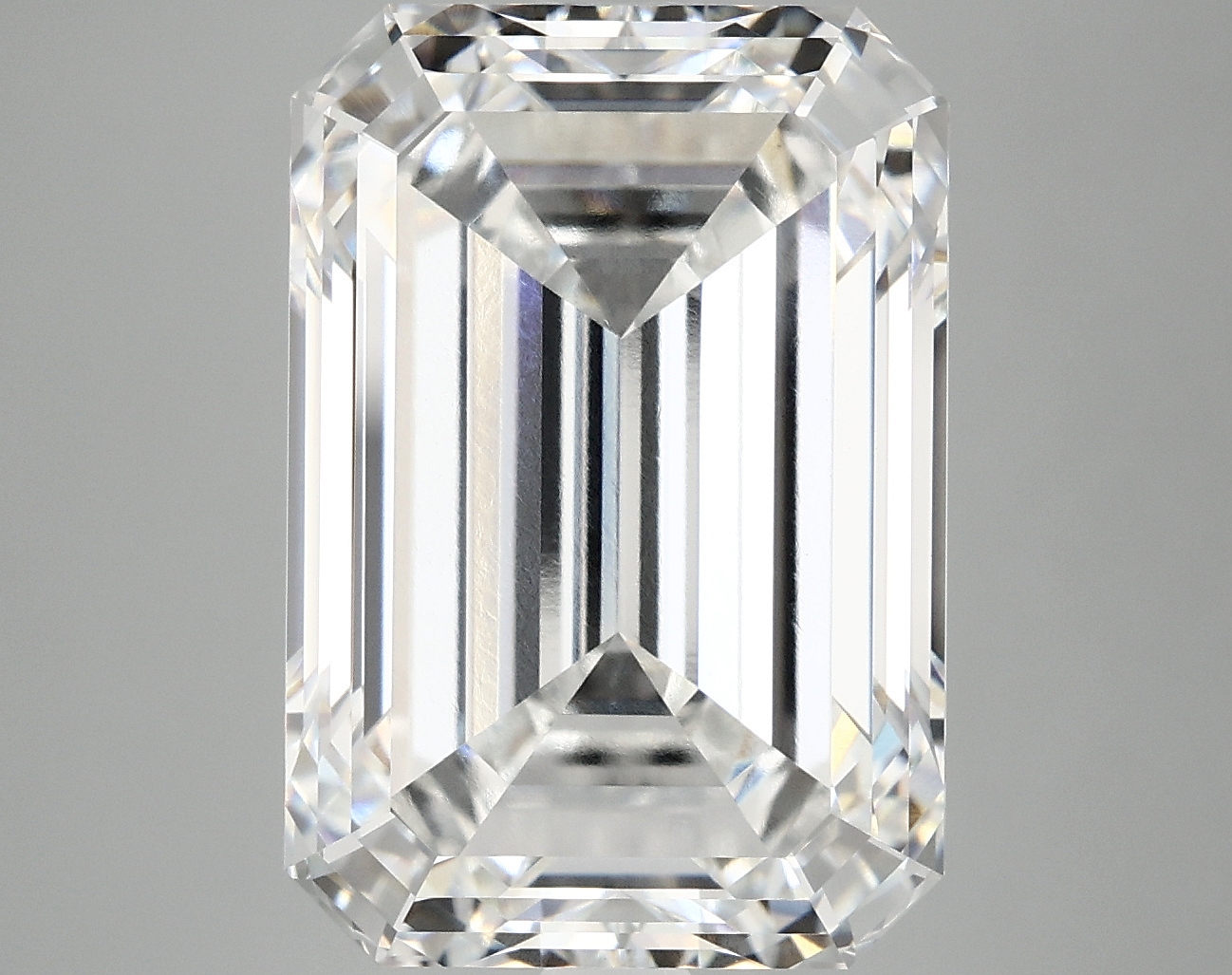 10.56 CT Emerald Diamond
