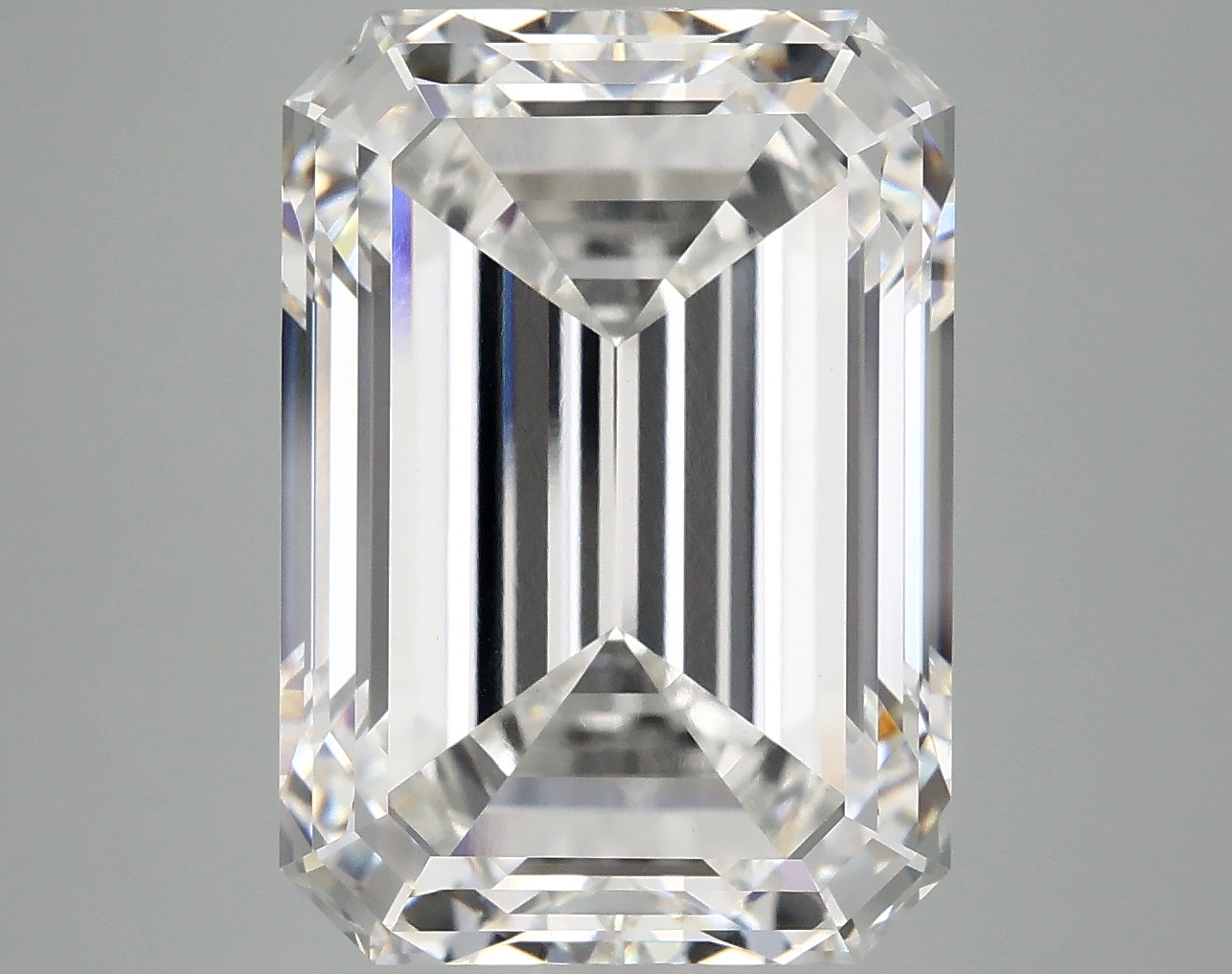 10.48 CT Emerald Diamond