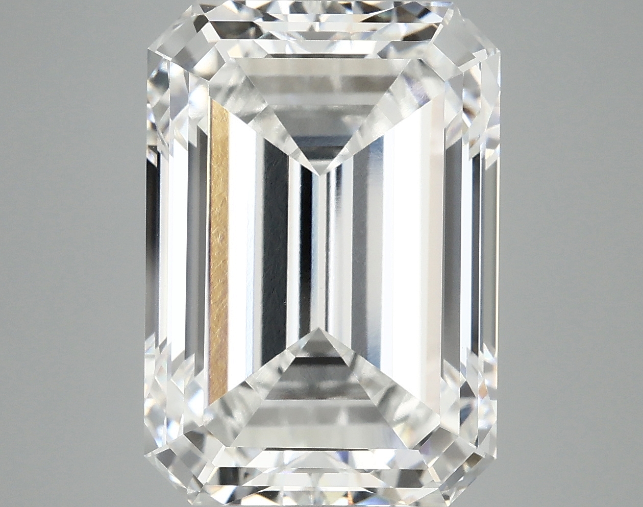 10.47 CT Emerald Diamond
