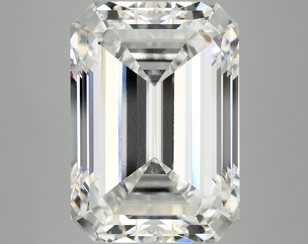 10.56 CT Emerald Diamond