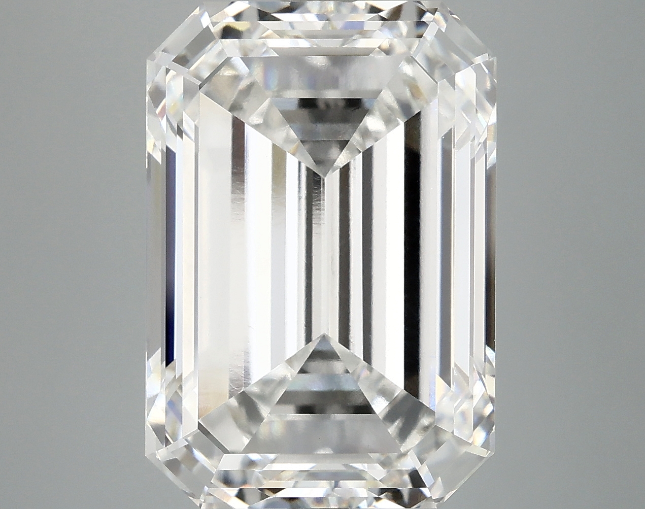 10.28 CT Emerald Diamond