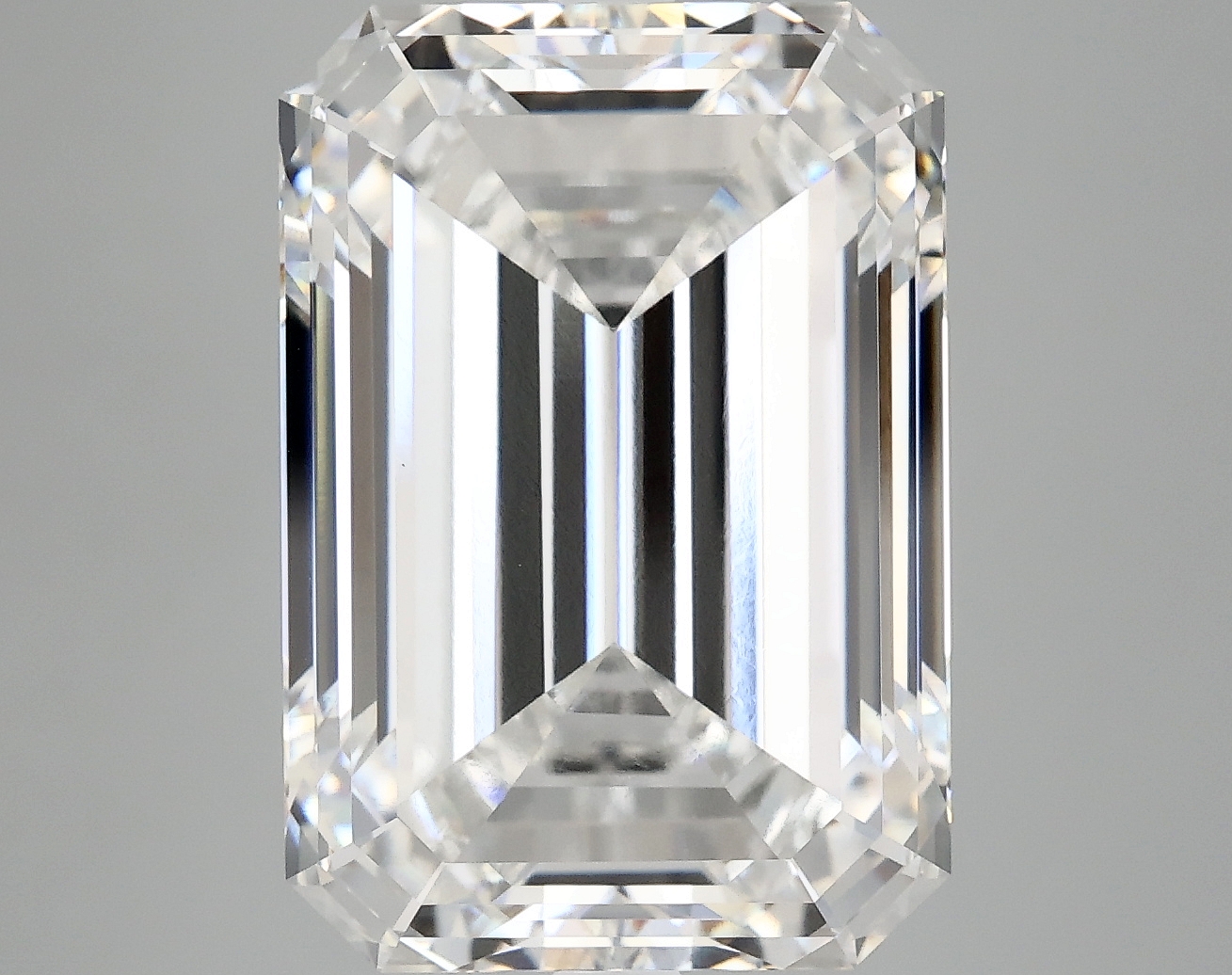 10.06 CT Emerald Diamond