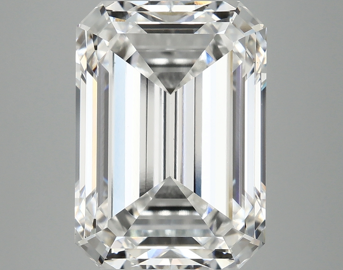 8.20 CT Emerald Diamond