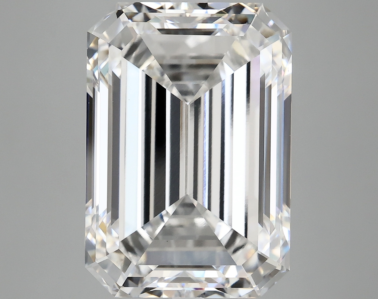 10.71 CT Emerald Diamond