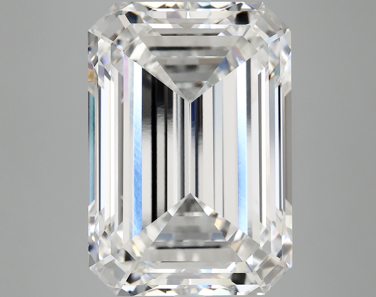 10.46 CT Emerald Diamond