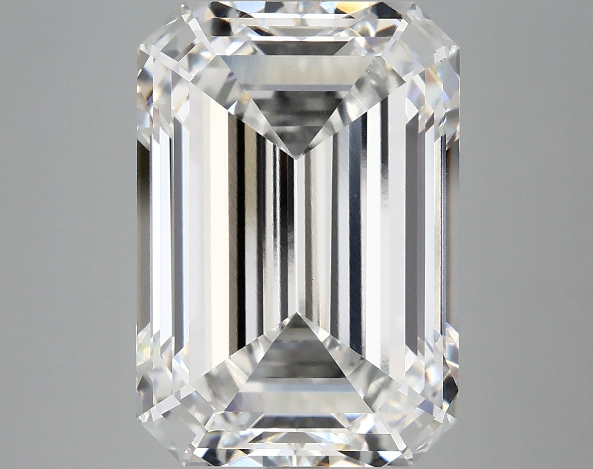 8.20 CT Emerald Diamond