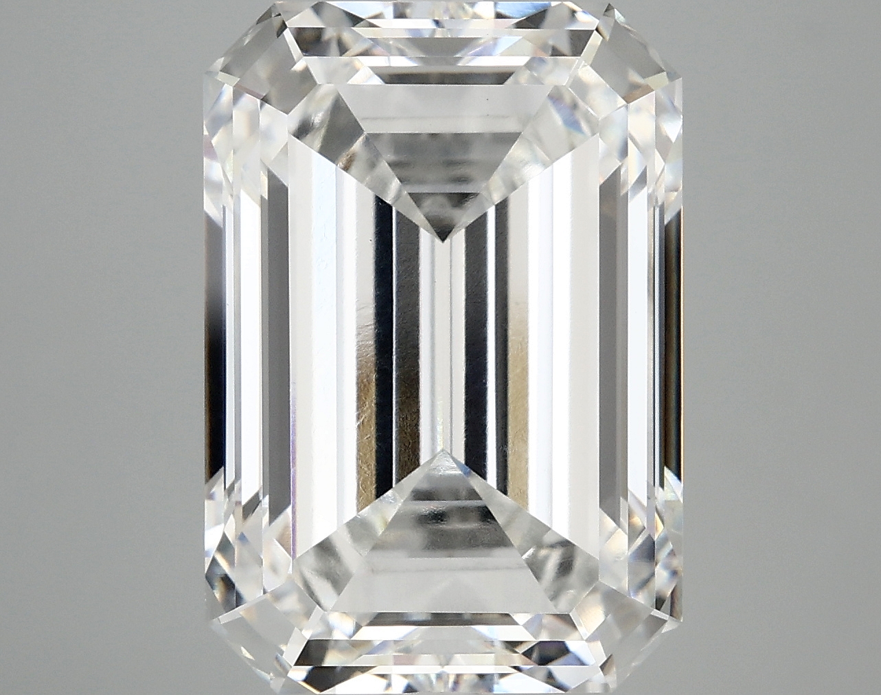 10.66 CT Emerald Diamond