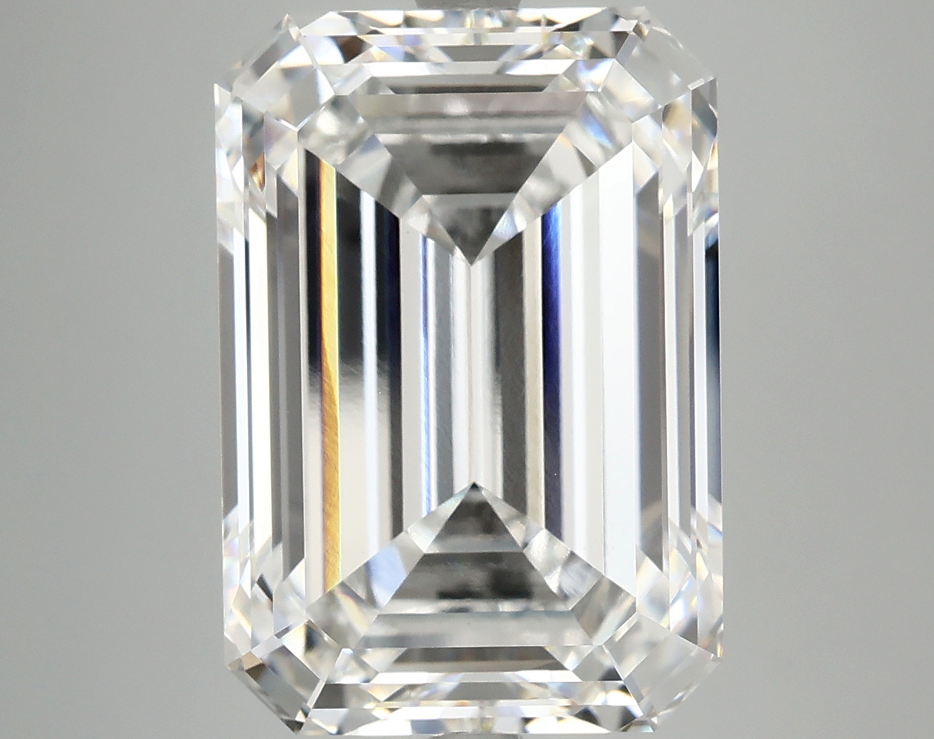 10.15 CT Emerald Diamond