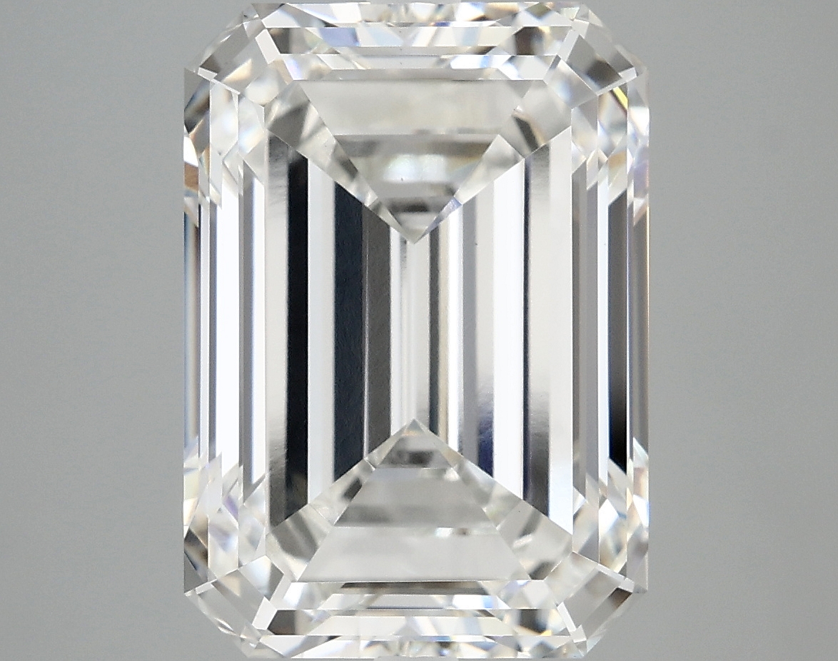 8.22 CT Emerald Diamond