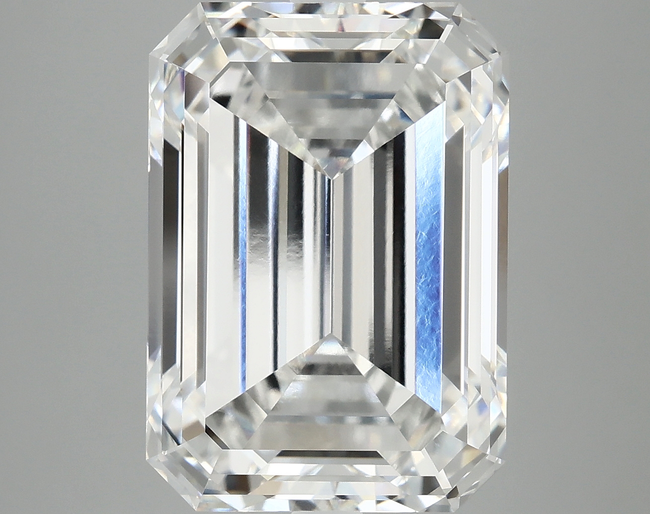 10.07 CT Emerald Diamond