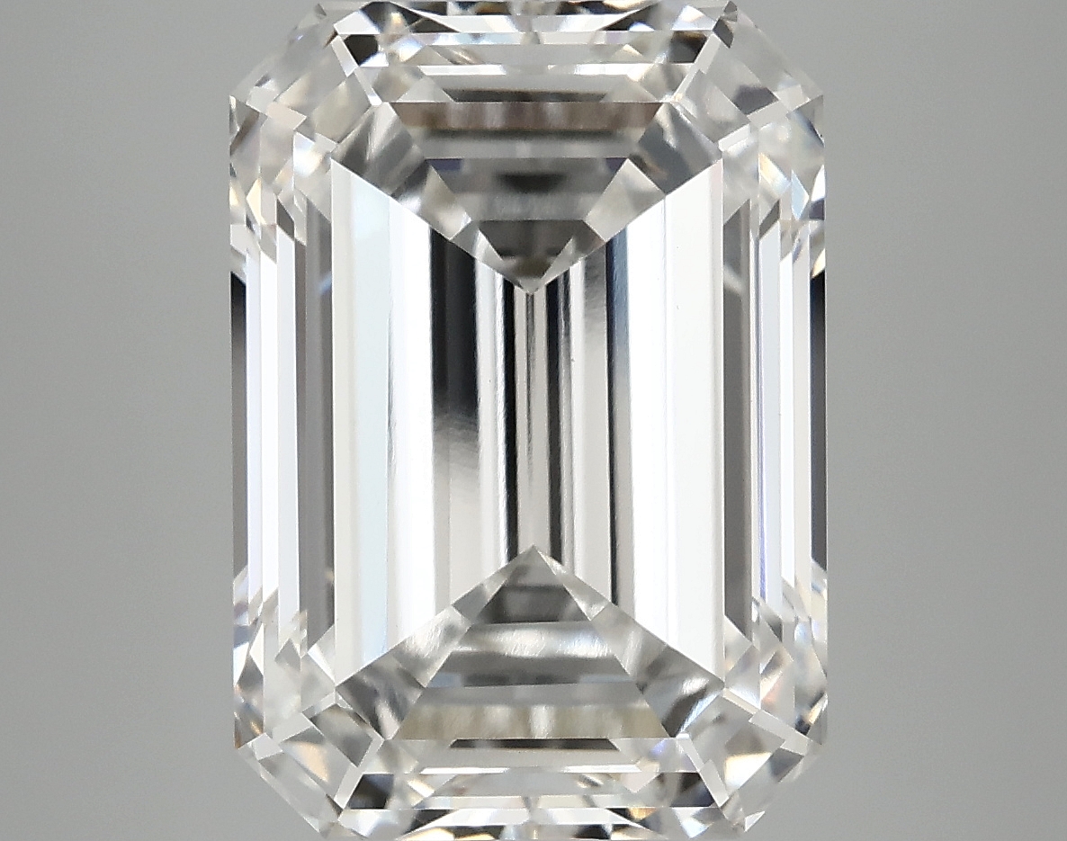 8.20 CT Emerald Diamond