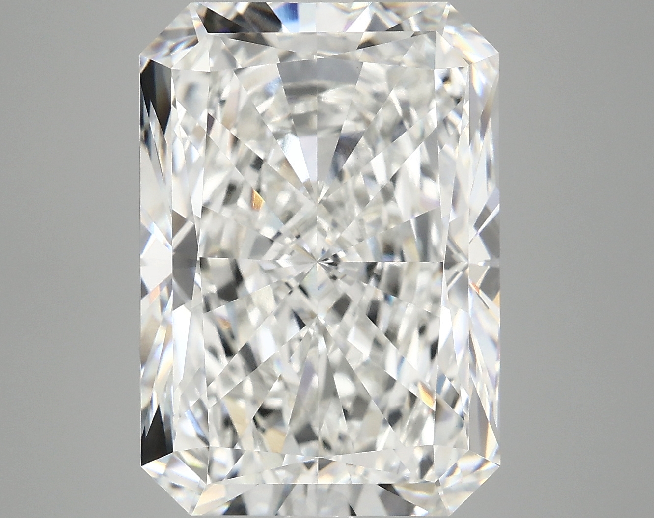 10.07 CT Radiant Diamond