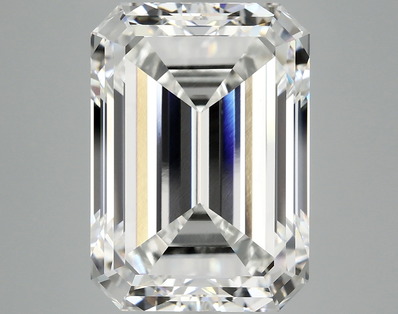 10.52 CT Emerald Diamond