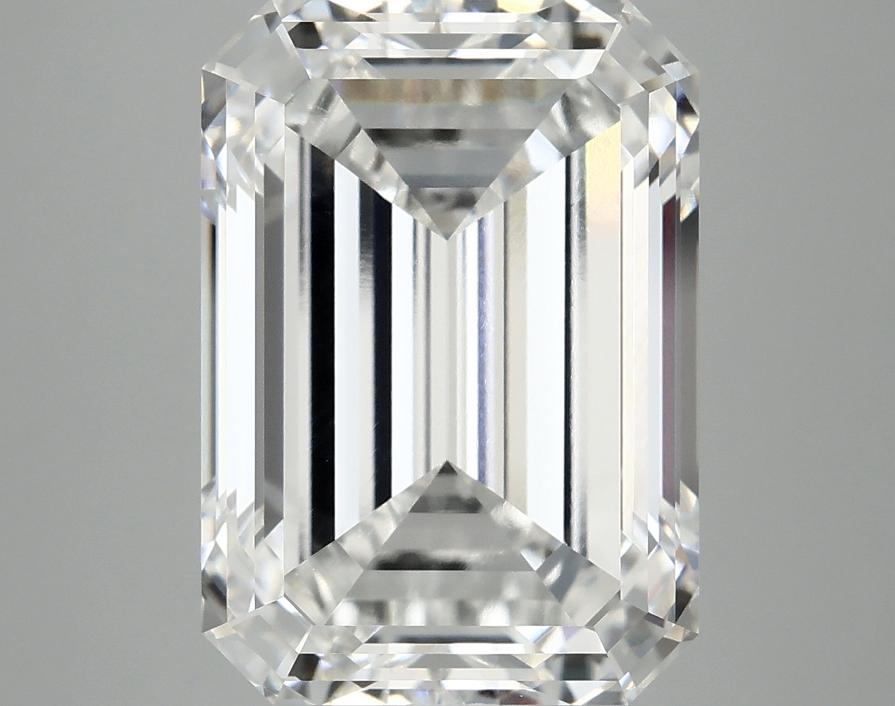 10.01 CT Emerald Diamond