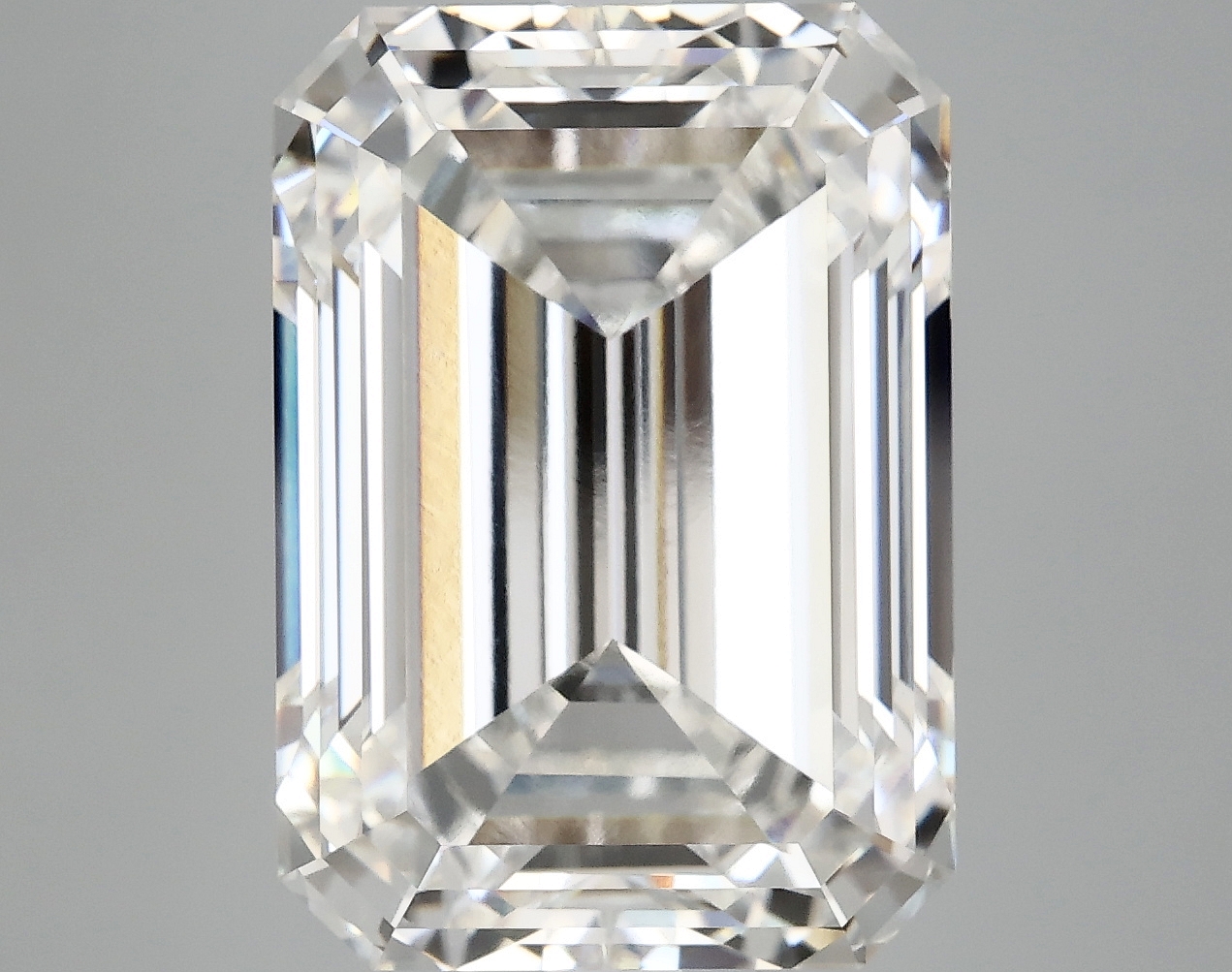 10.06 CT Emerald Diamond