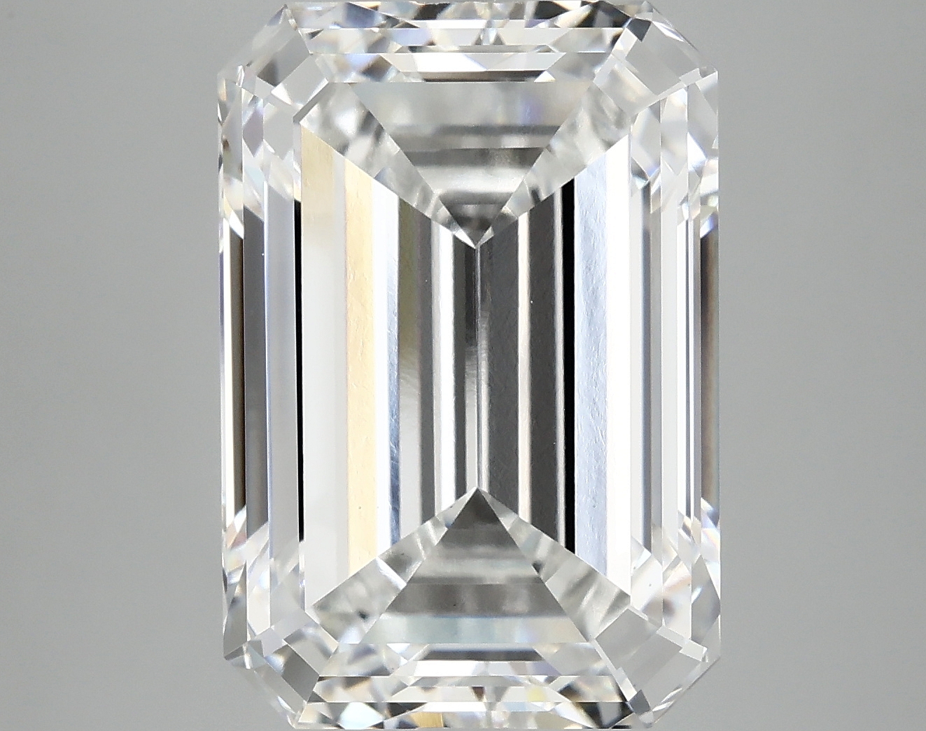 10.70 CT Emerald Diamond