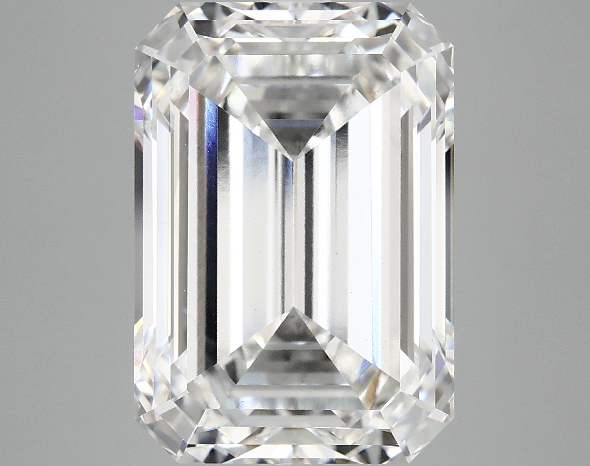 8.70 CT Emerald Diamond