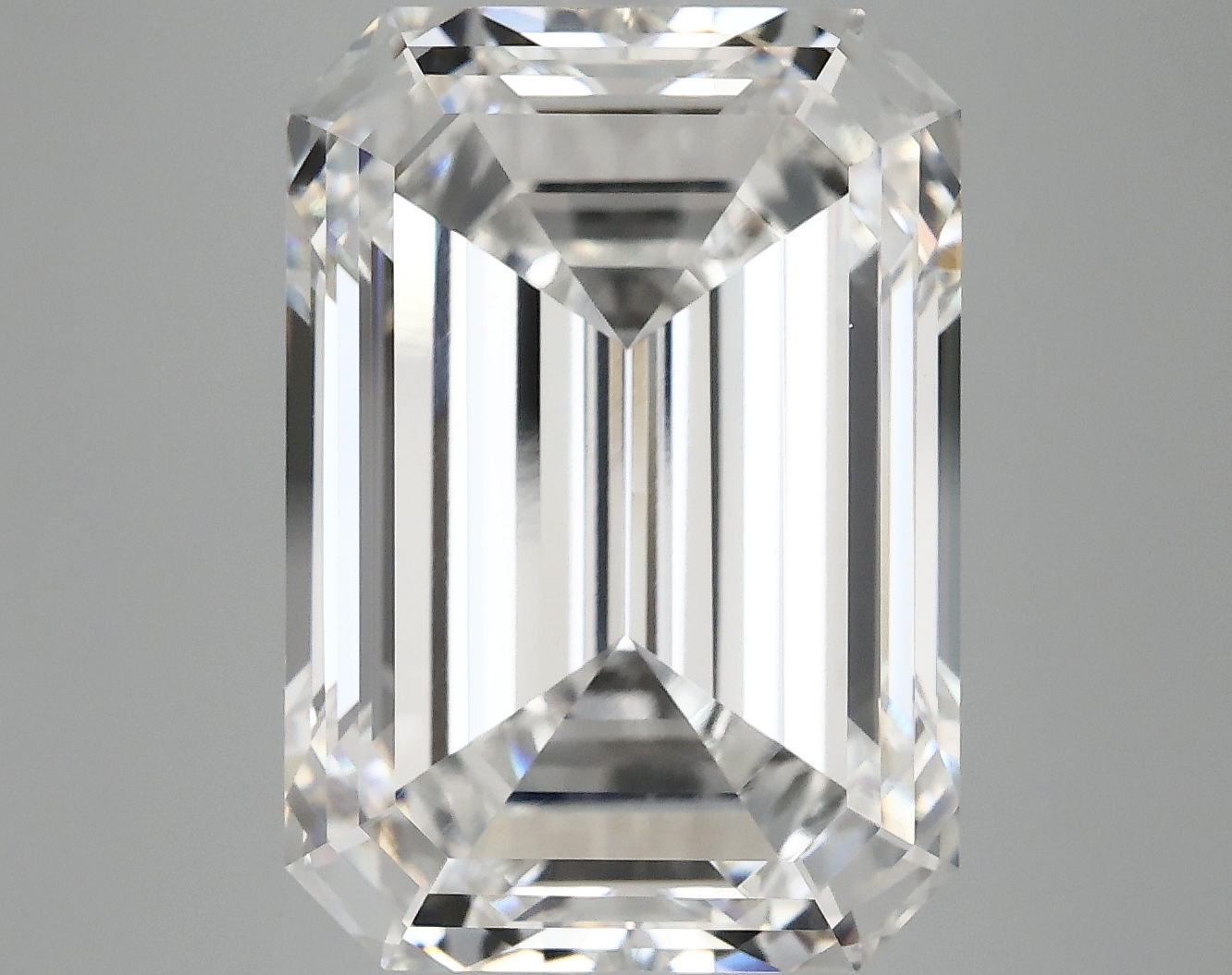 10.52 CT Emerald Diamond