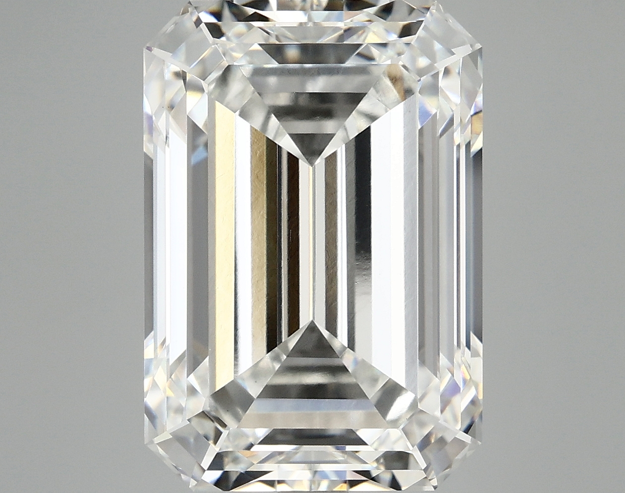 10.58 CT Emerald Diamond