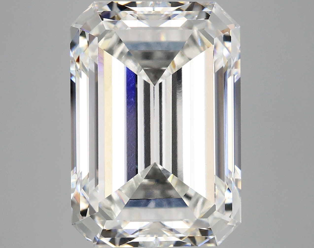 10.68 CT Emerald Diamond