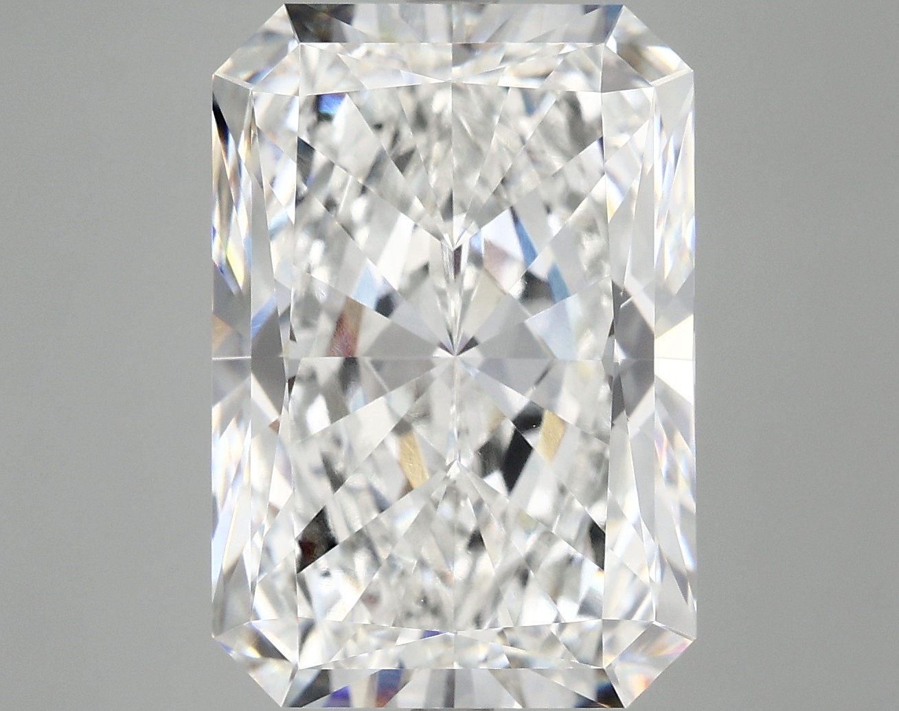 10.04 CT Radiant Diamond