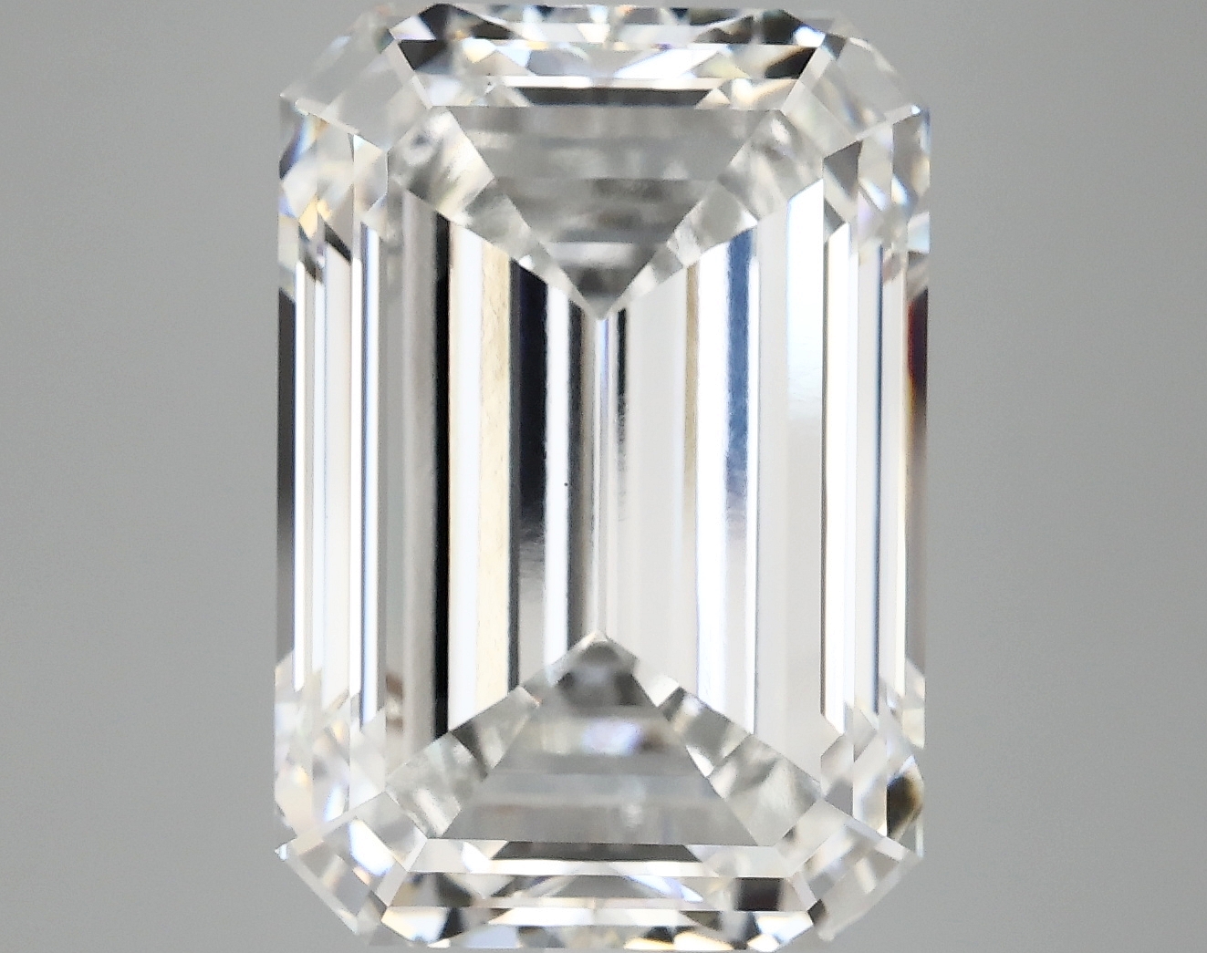 10.40 CT Emerald Diamond