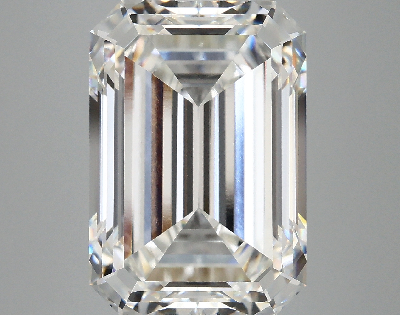 9.18 CT Emerald Diamond
