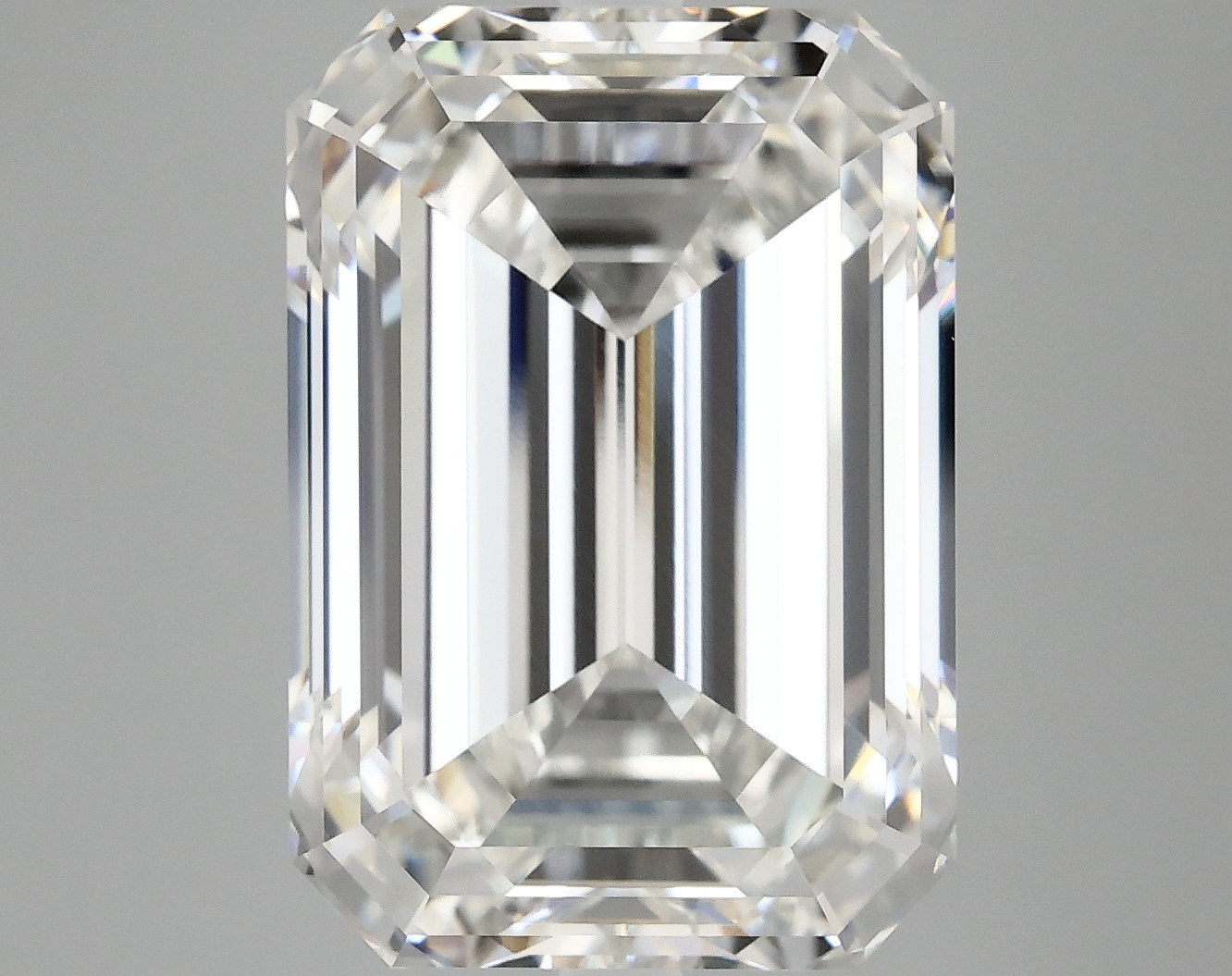 10.57 CT Emerald Diamond