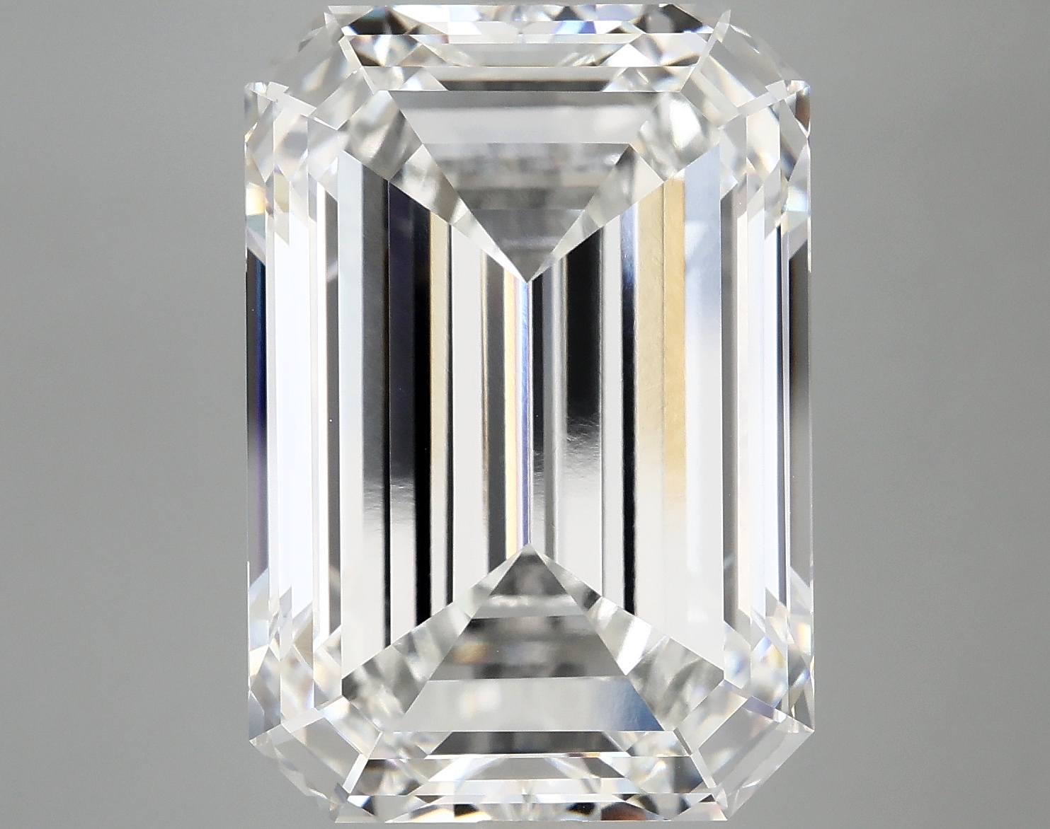 15.06 CT Emerald Diamond