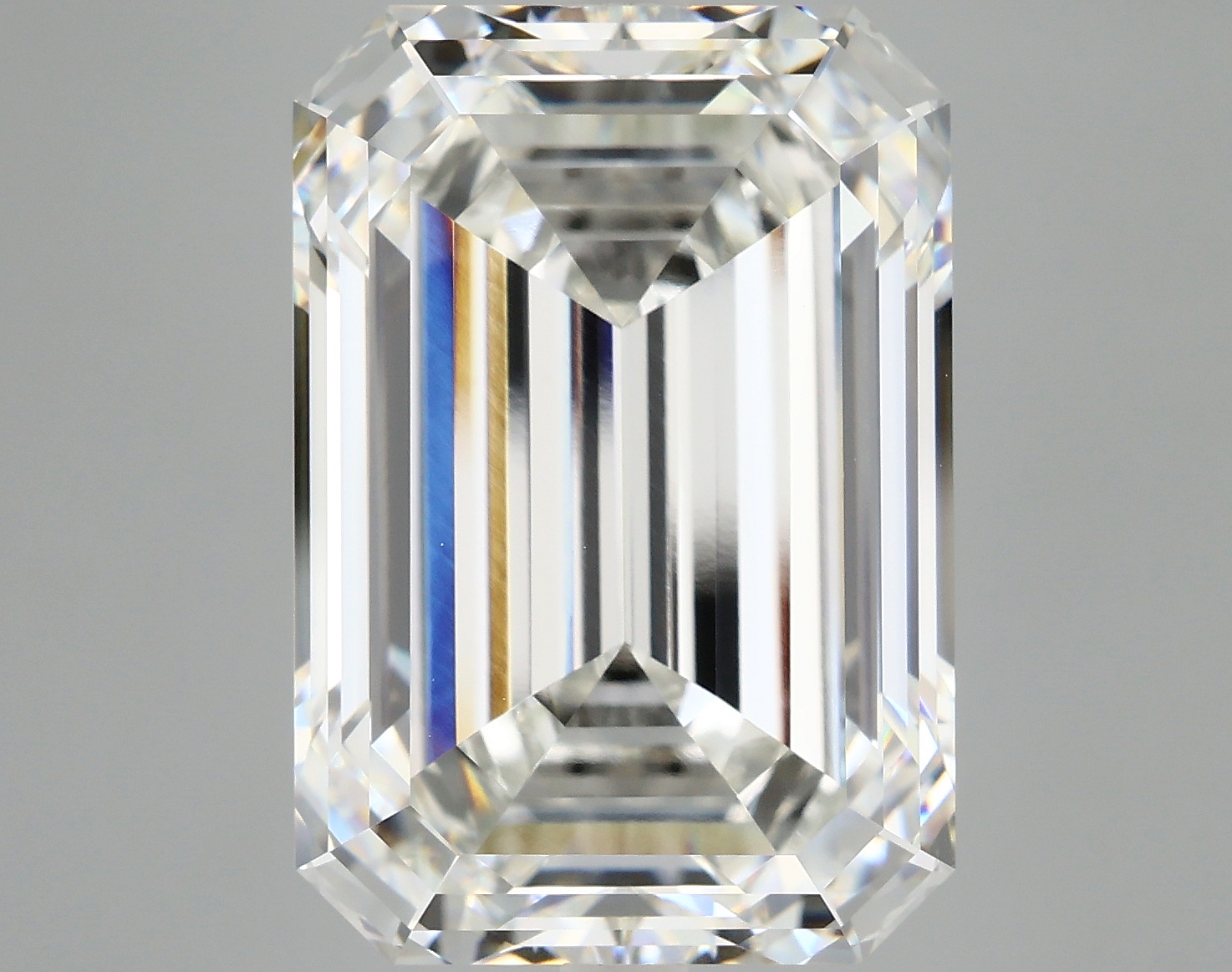 15.04 CT Emerald Diamond