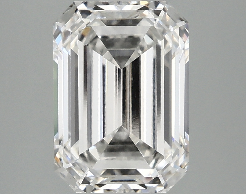 3.07 CT Emerald Diamond