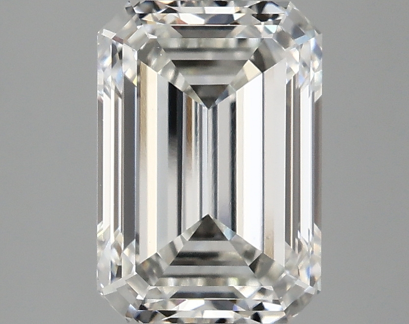 3.07 CT Emerald Diamond