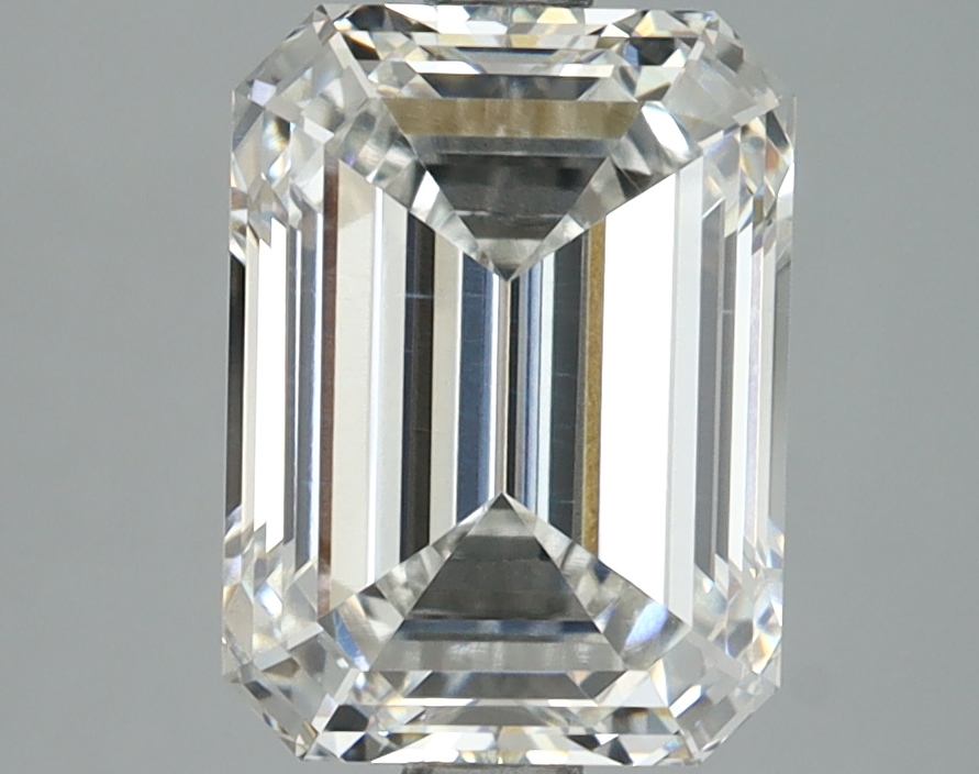 3.05 CT Emerald Diamond