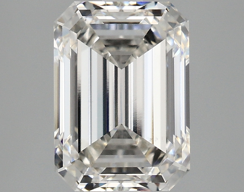 3.05 CT Emerald Diamond