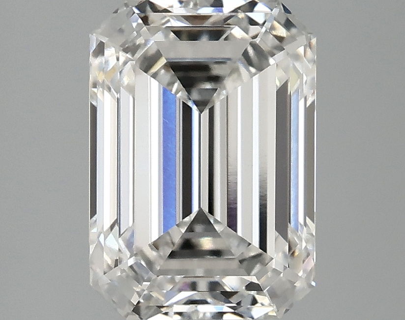 3.07 CT Emerald Diamond