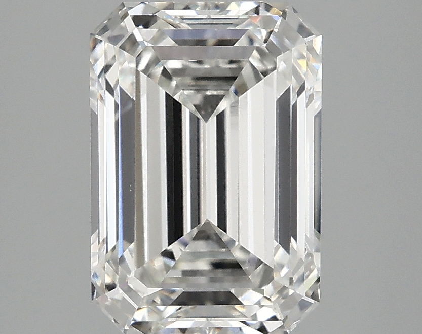 3.05 CT Emerald Diamond