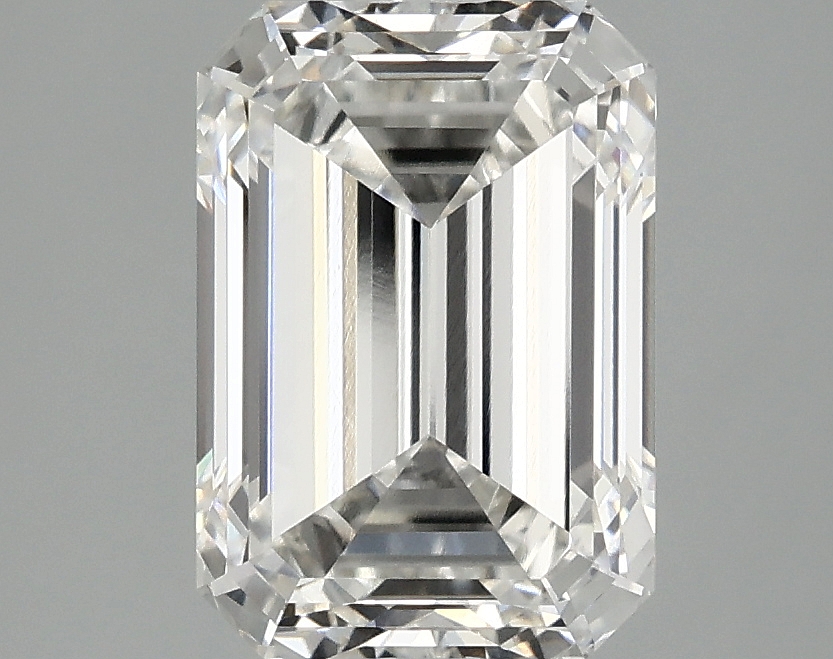 3.05 CT Emerald Diamond