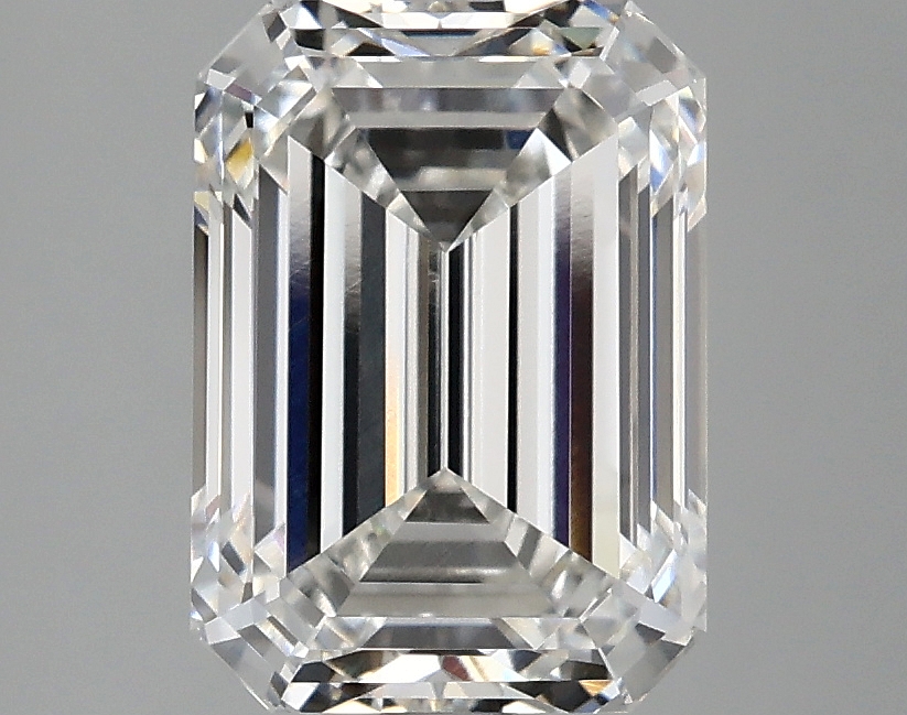 3.07 CT Emerald Diamond