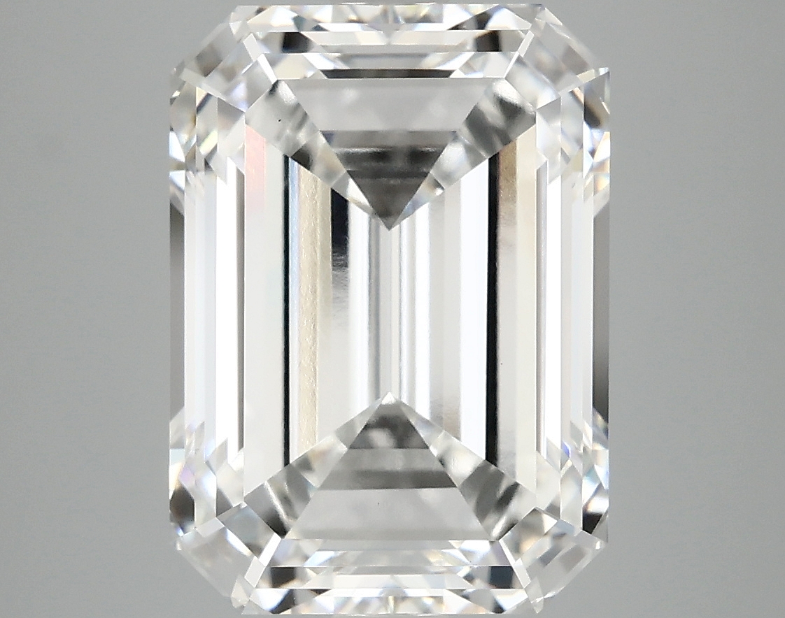 7.06 CT Emerald Diamond